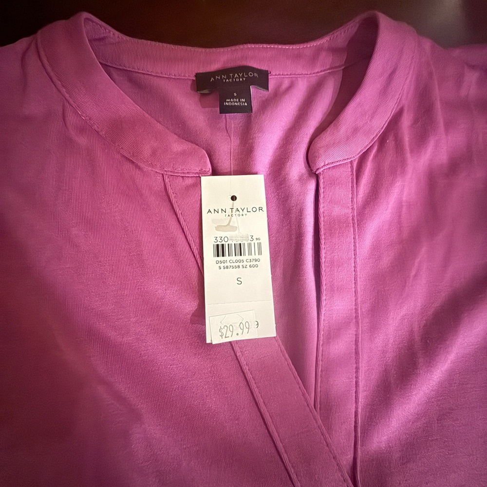 Ann Taylor Small silky Fuchsia Top